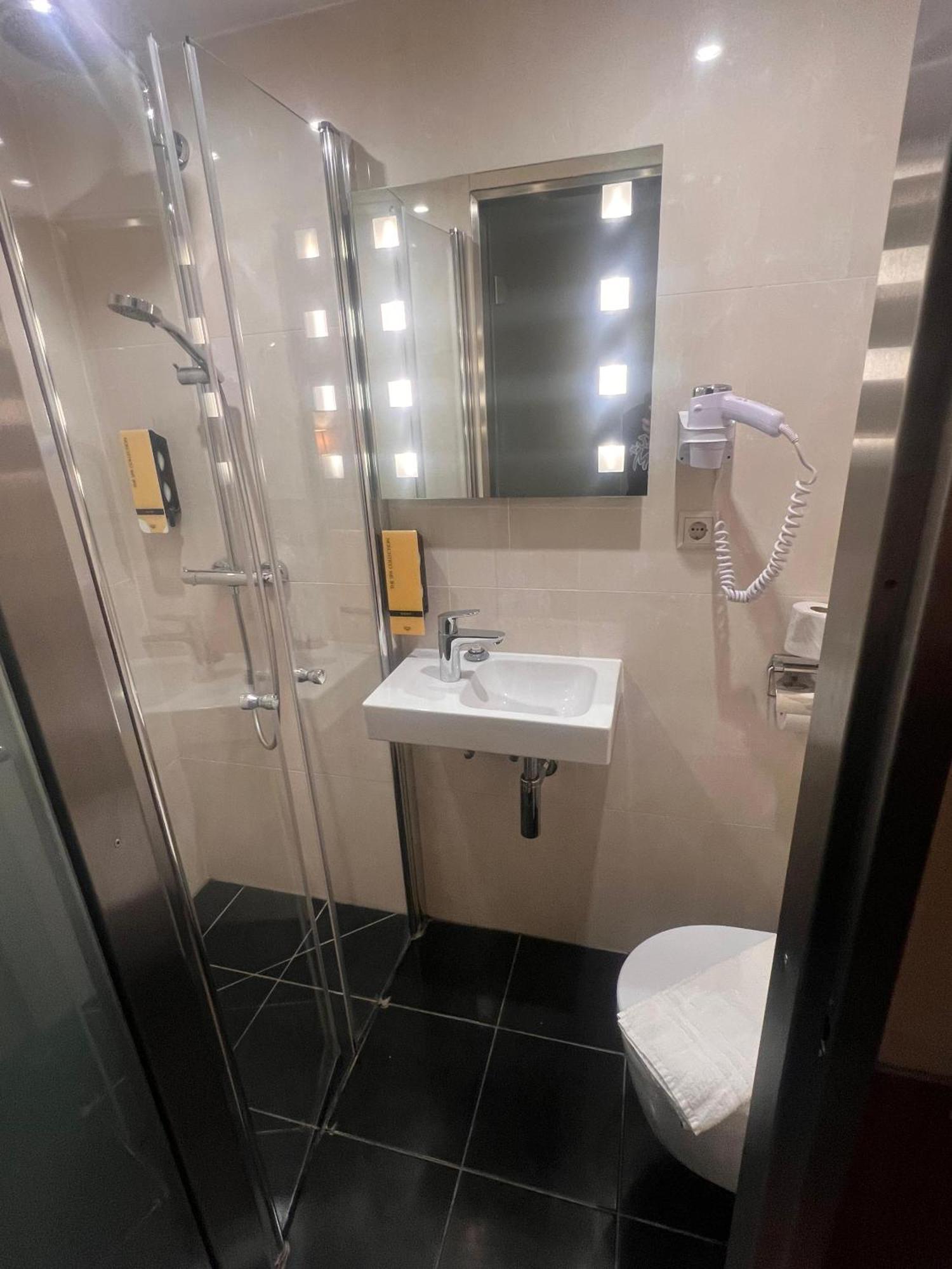 Ozo Hotels Cordial Amsterdam Bagian luar foto